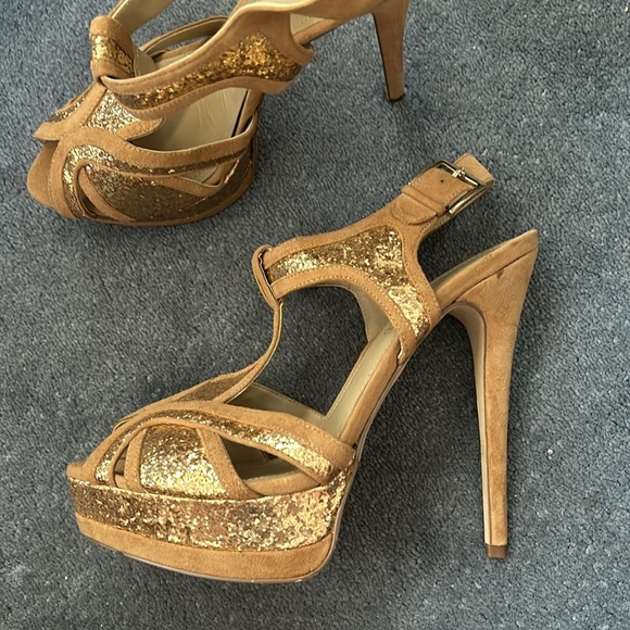 Aldo Shoes - 🛍️$3 IN A BUNDLE🛍️Aldo Sparkly Heels